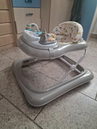Andador bebé con juguetes