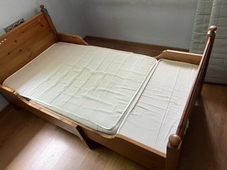 Cama infantil extensible madera. Ikea.