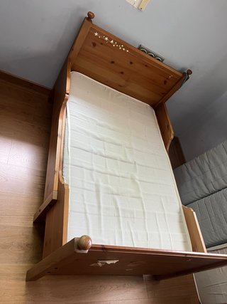 Cama infantil extensible madera. Ikea.