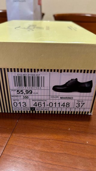 Zapatos de vestir negros para niños. Tizzas.