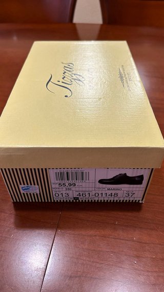 Zapatos de vestir negros para niños. Tizzas.