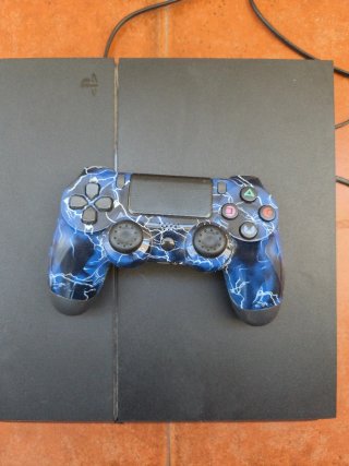 PS4 (Playstation 4) con controller