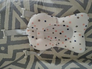 Colchoneta para bañera de bebé con estrellas
