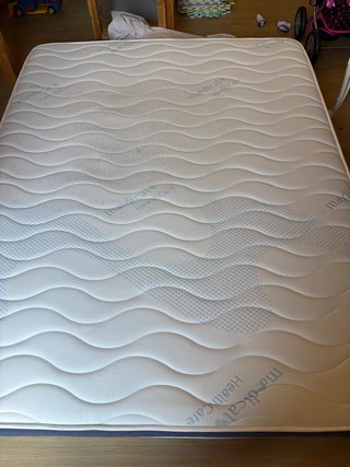 Cama 150: Estructura, Colchón y Cabecero