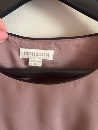 Vestido Monsoon rosa bordado talla 40