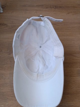 Berretto da donna bianco e in denim
