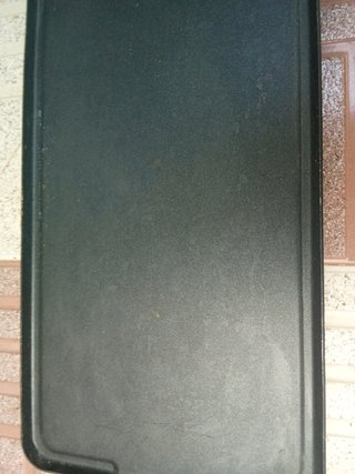 Plancha Eléctrica Negra con cable incluido