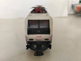 Locomotora Renfe 253 H0
