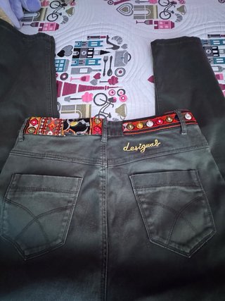 Pantalón Desigual verde talla M