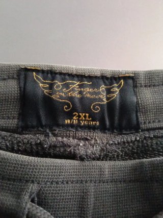 Pantalón corto niño gris