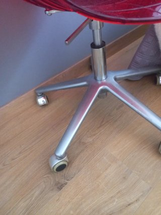 Silla de escritorio metacrilato roja