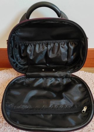 Neceser de viaje granate