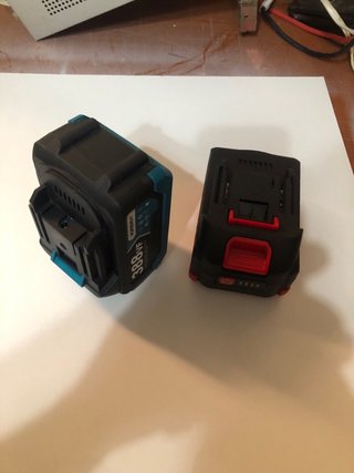 2 Baterías 21V 3000mA + Cargador tipo makita