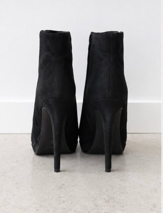 Botines tacón alto negros talla M
