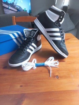 Zapatillas Adidas TOP 10 44 Negras y Blancas