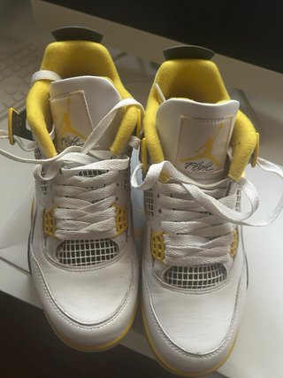 Zapatillas Jordan 4 Blancas y Amarillas