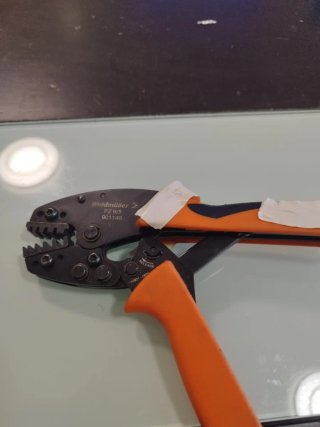 Herramienta crimpadora manual