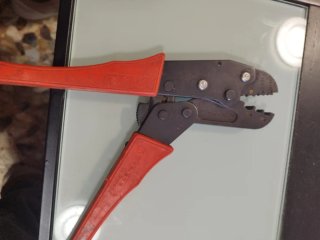 Herramienta crimpadora manual