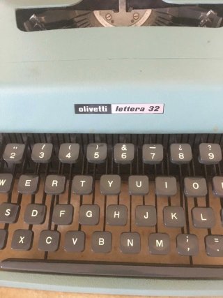 Máquina de escribir Olivetti Lettera 32