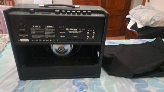 Amplificador Fender Negro + Funda y Pedal