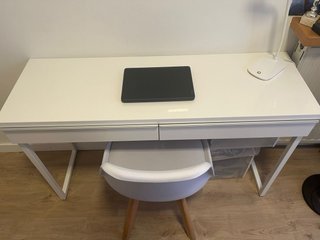 2 unidades de Escritorios o recibidor en Blanco