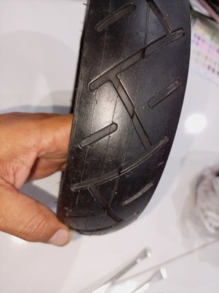 Neumático 10X2.125 para patinete eléctrico