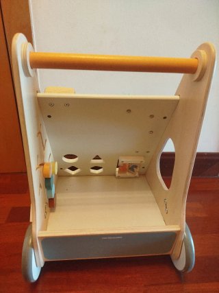 Andador de madera para bebés