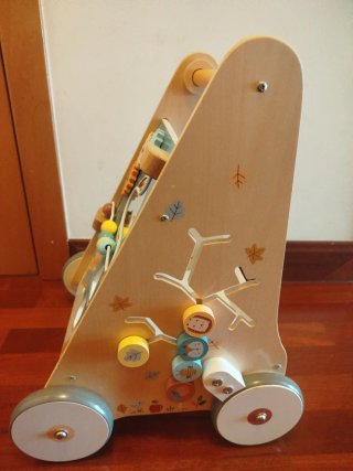 Andador de madera para bebés