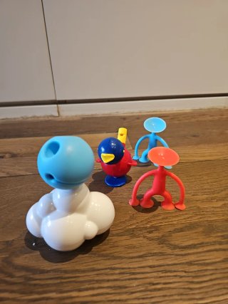 Juguetes de baño Plui