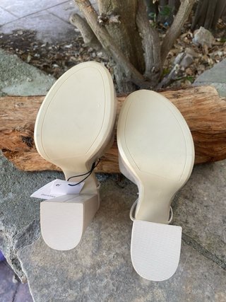 Sandalias Bershka tacón plataforma T.37