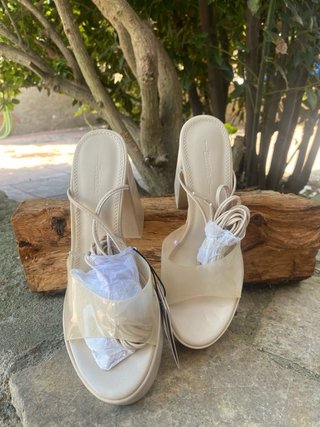 Sandalias Bershka tacón plataforma T.37