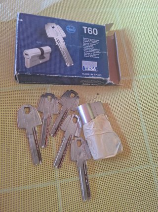 Cilindro TESA T60 con 5 llaves