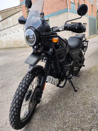 Royal Enfield Himalayan Negra 2021