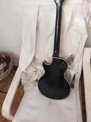 Guitarra Eléctrica Negra