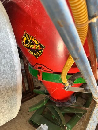 Abonadora para tractor Aguirre