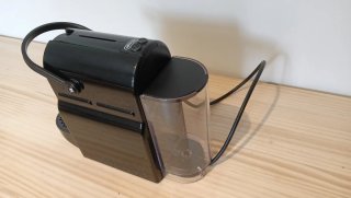 Cafetera Nespresso Negra