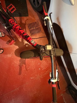 Bicicleta Fat Bike Negra y Roja
