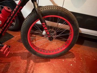 Bicicleta Fat Bike Negra y Roja