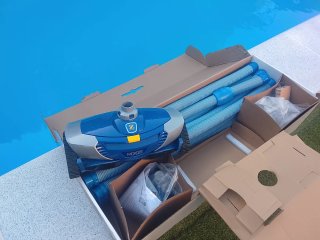 Robot Limpiafondos Piscina + Mangueras
