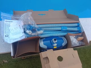 Robot Limpiafondos Piscina + Mangueras