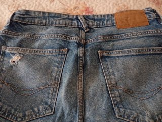 Bermudas vaqueras hombre rotas