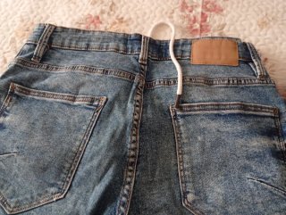 Bermudas vaqueras hombre rotas