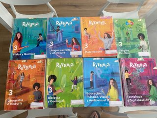 Libros 3º ESO Revuela SM. Claret. Muy cuidados