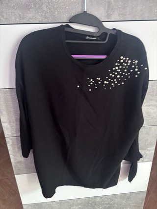Conjunto Stradivarius Camiseta Negra y Falda XL