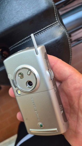 Sony Ericsson P990i Silver