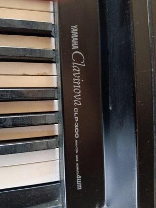Piano Yamaha Negro