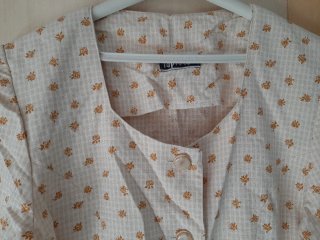 Blusa entallada manga corta estampada