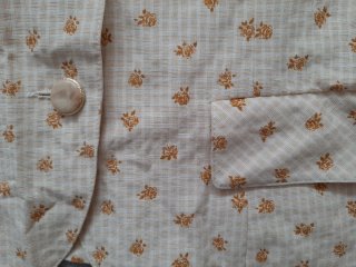 Blusa entallada manga corta estampada