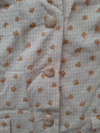 Blusa entallada manga corta estampada