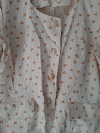 Blusa entallada manga corta estampada